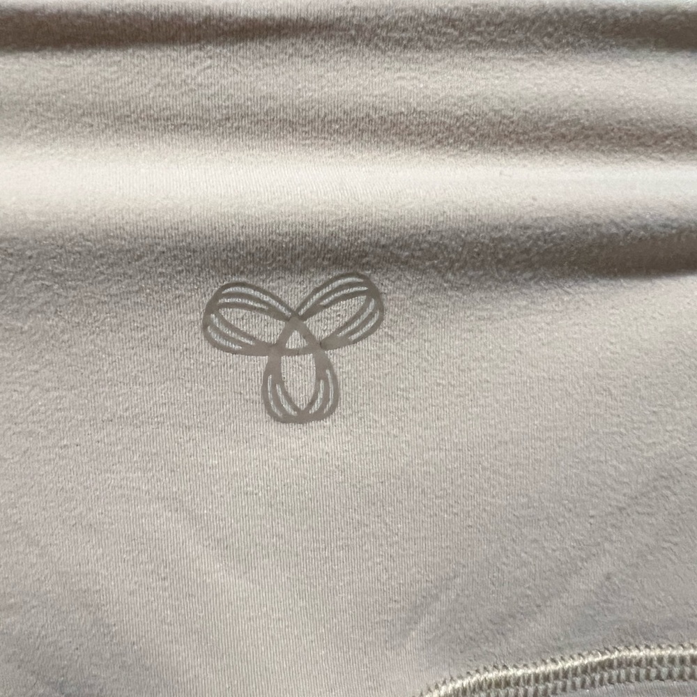 TNA Beige Active Shorts Butter Soft Size Small Nice Neutral Color EUC - Picture 3 of 4